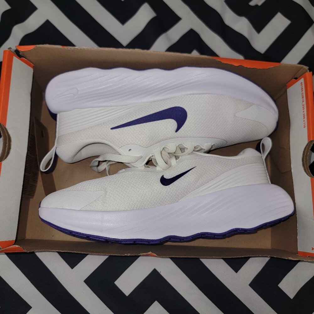 New Womans Nike Promina SZ 9